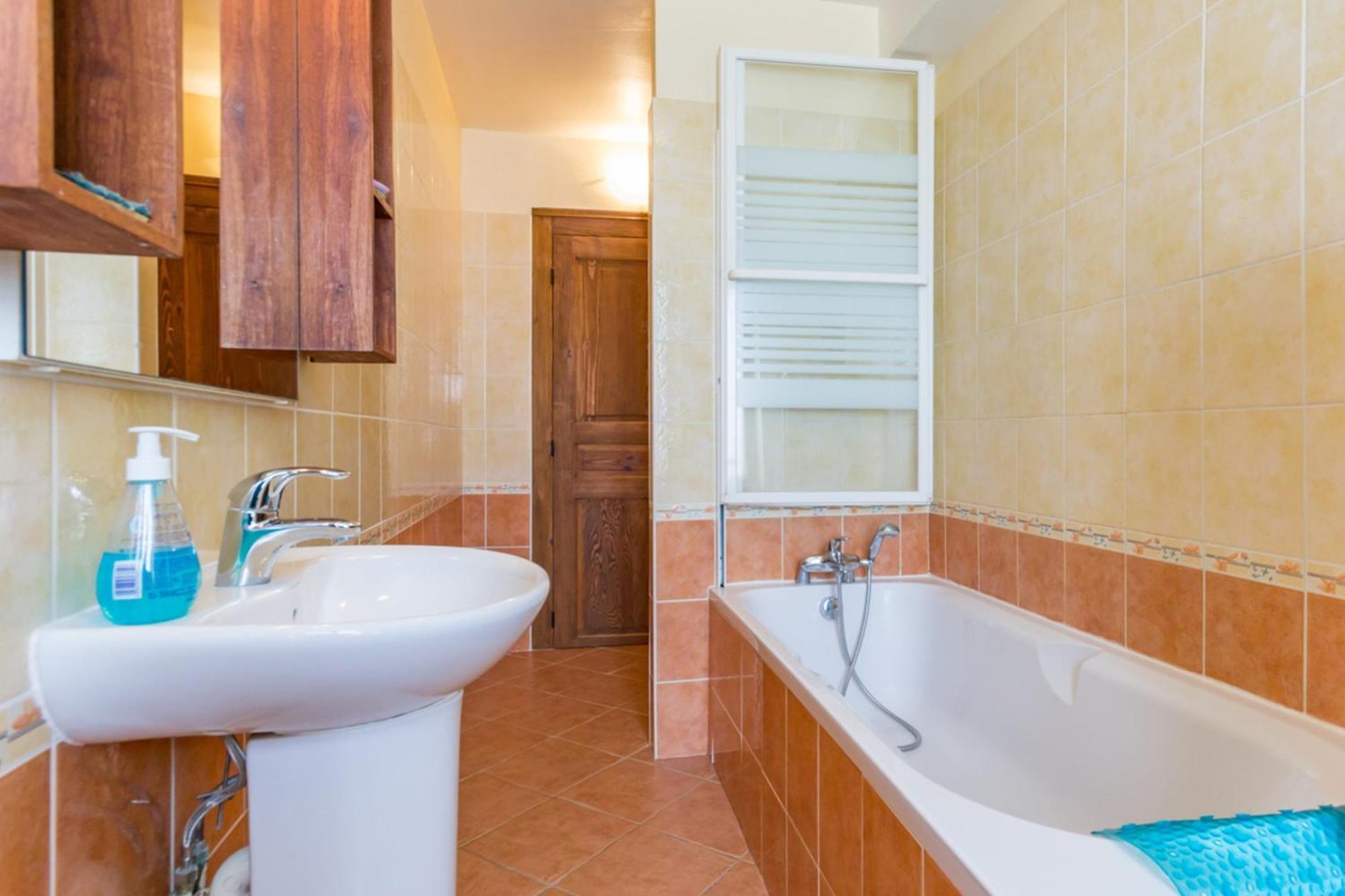 Maison Chaleureuse A Eringes Avec Jardin Et Parking Inclus Exteriör bild
