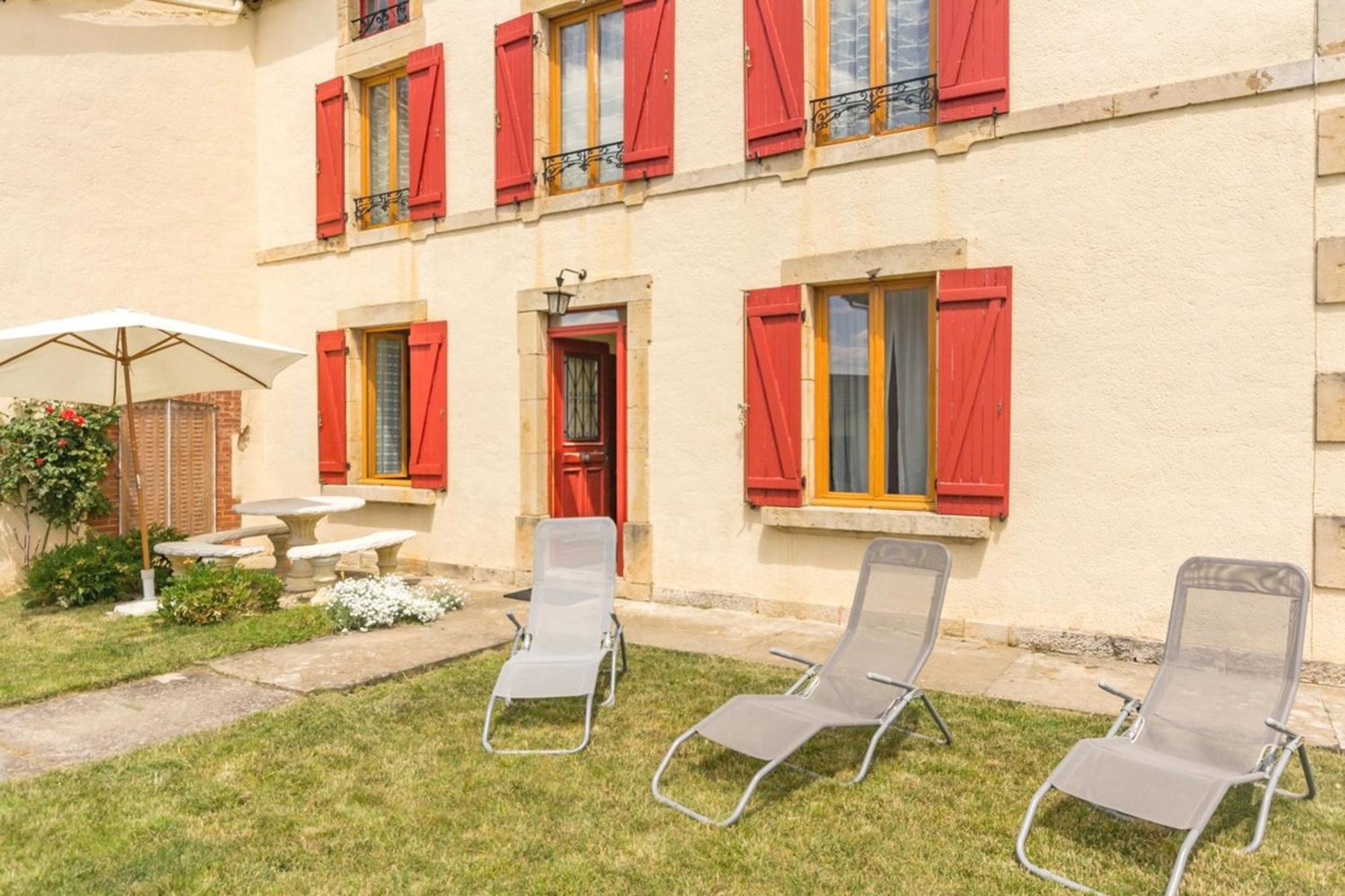 Maison Chaleureuse A Eringes Avec Jardin Et Parking Inclus Exteriör bild